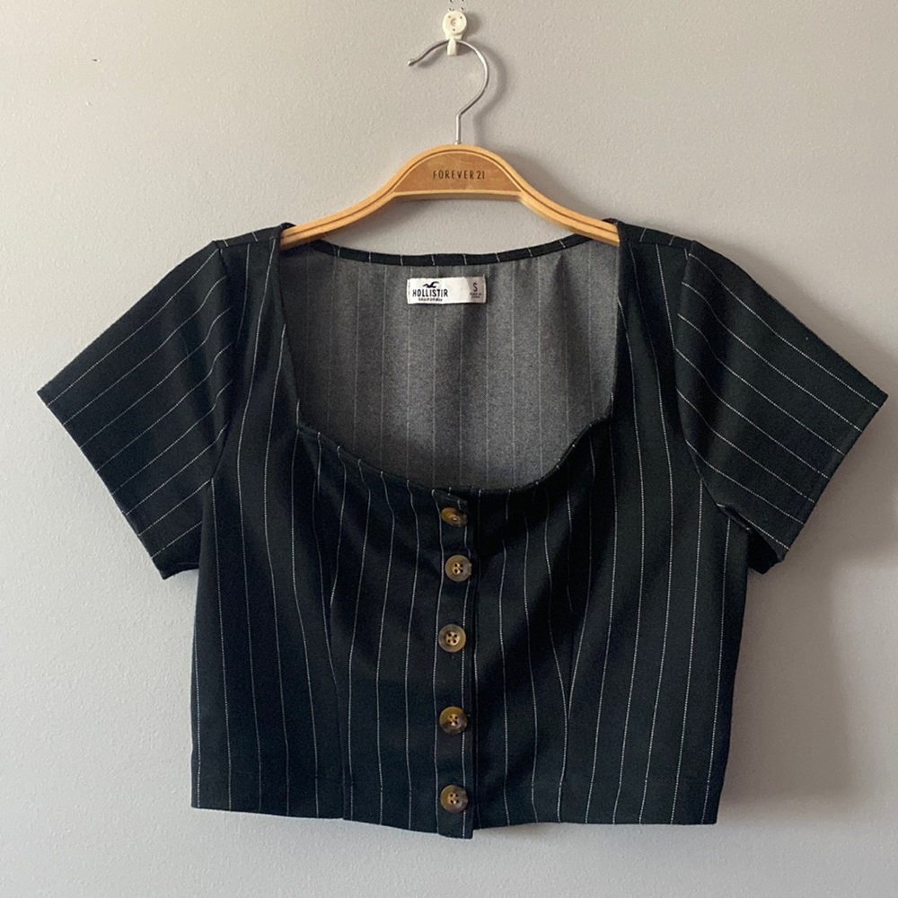 NWOT Hollister Crop Top